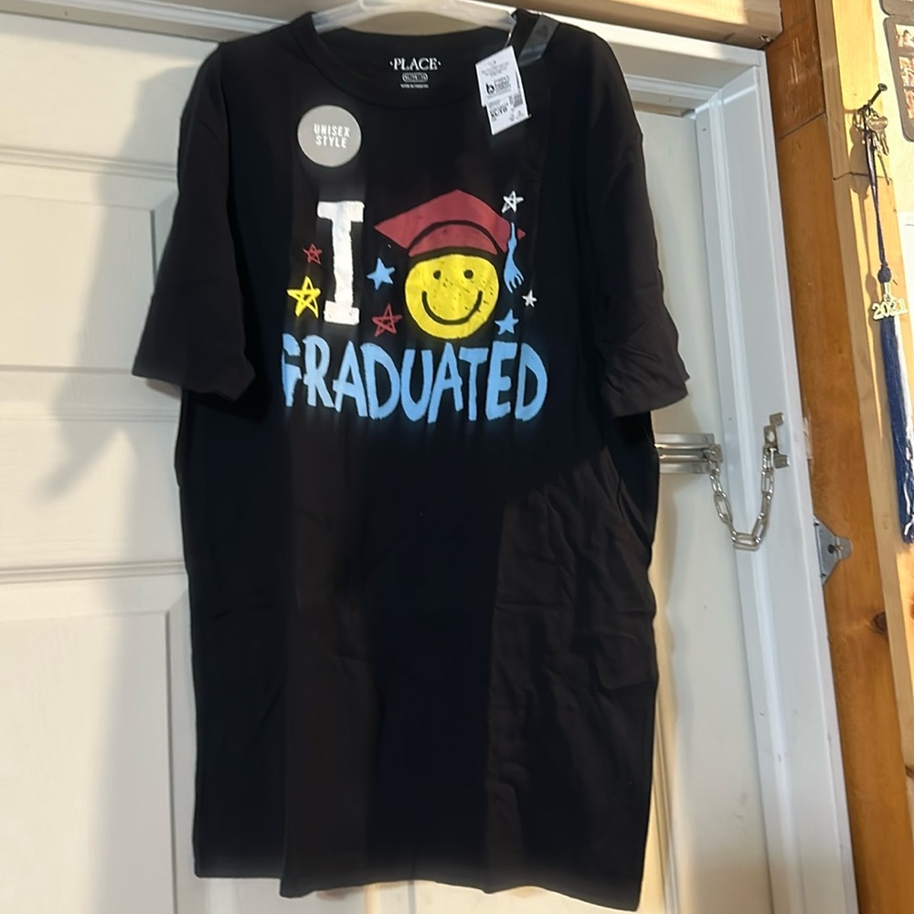 CHILDREN’S PLACE: “I GRADUATED” TEE: BLACK: NEW WITH TAGS: SIZE XL